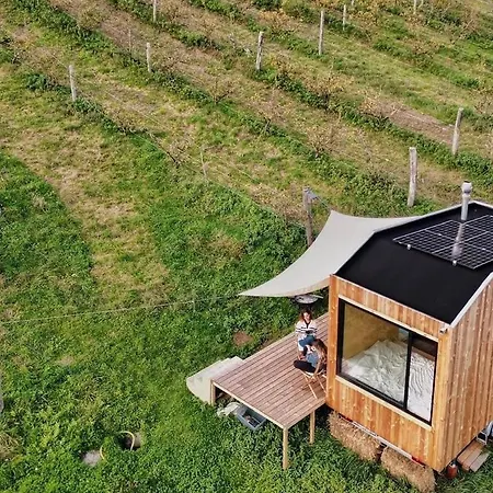 Unbound Tiny House Auf Biofarm Benken (St. Gallen)