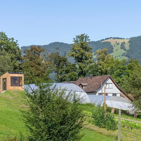 Unbound Tiny House Auf Biofarm Dom wakacyjny Benken (St. Gallen)