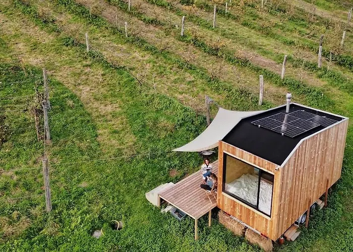 Unbound Tiny House Auf Biofarm Benken (St. Gallen)